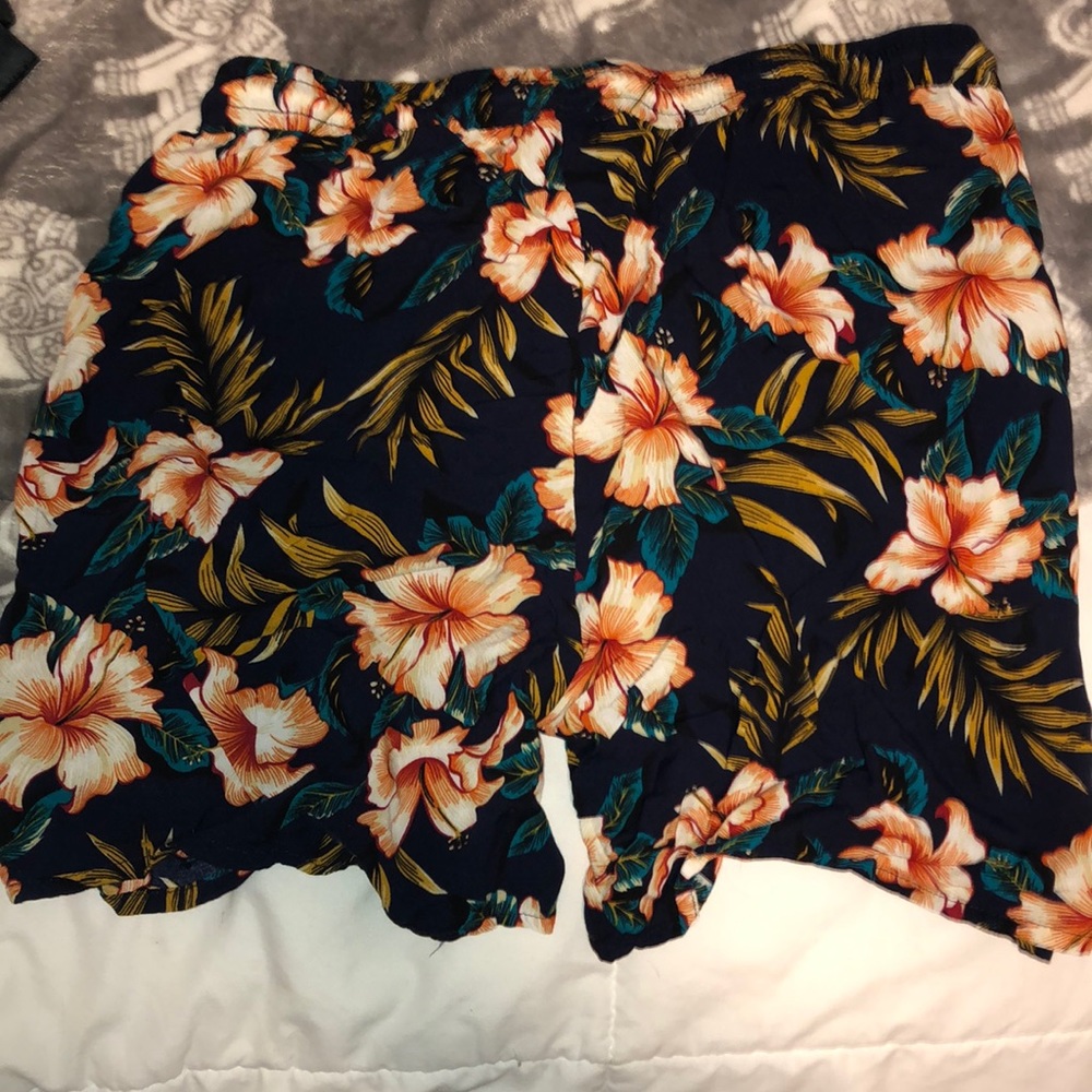 boy shorts - Picture 2 of 2